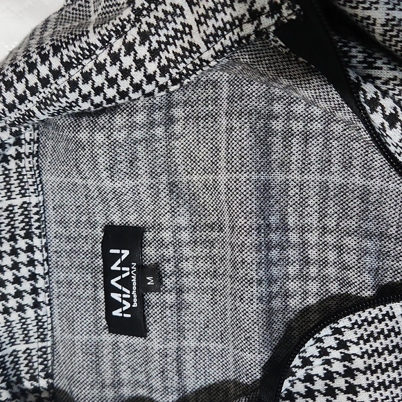 Black and white zipper lightweight jacket medium - Picture 3 of 3